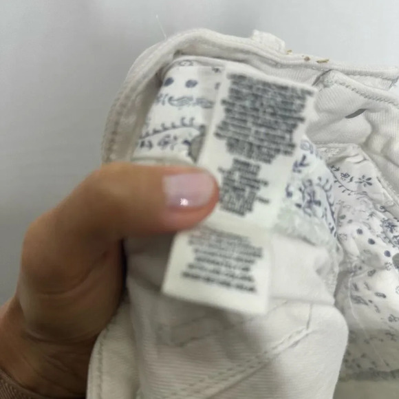 FREE PEOPLE Avery DENIM BERMUDA SHORT white cotton blend womens size 26 - Picture 10 of 10